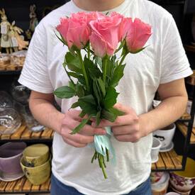 Букет из 7 розовых роз Кения 35см