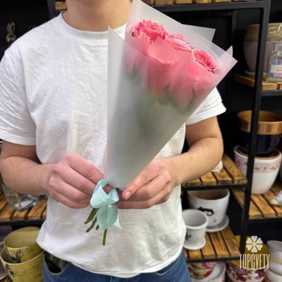 Букет из 7 розовых роз Кения 40см