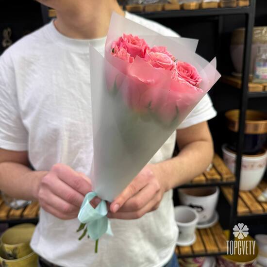 Букет из 7 розовых роз Кения 40см