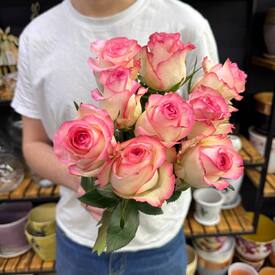 Букет из 9 розовых роз Кения 40см