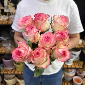 Букет из 9 розовых роз Кения 40см