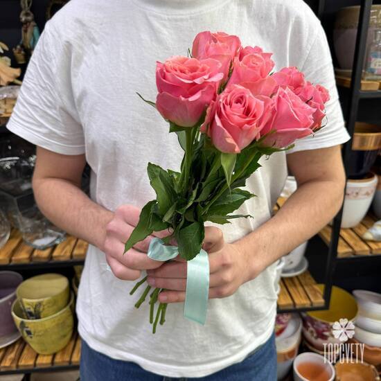 Букет из 9 розовых роз Кения 35см