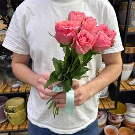 Букет из 9 розовых роз Кения 35см