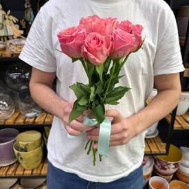 Букет из 9 розовых роз Кения 35см