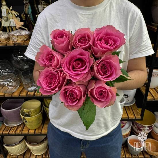 Букет из 9 розовых роз Кения 40см