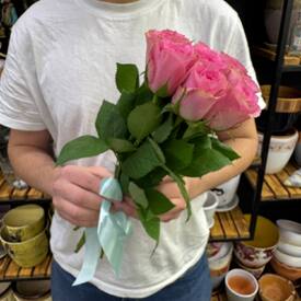 Букет из 9 розовых роз Кения 40см