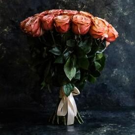 Букет из 25 пионовидных роз Кахала 60см