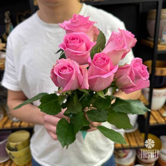 Букет из 7 розовых роз Кения 40см