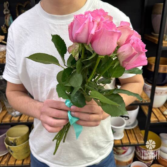 Букет из 7 розовых роз Кения 40см