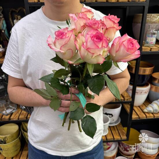 Букет из 7 розовых роз Кения 40см