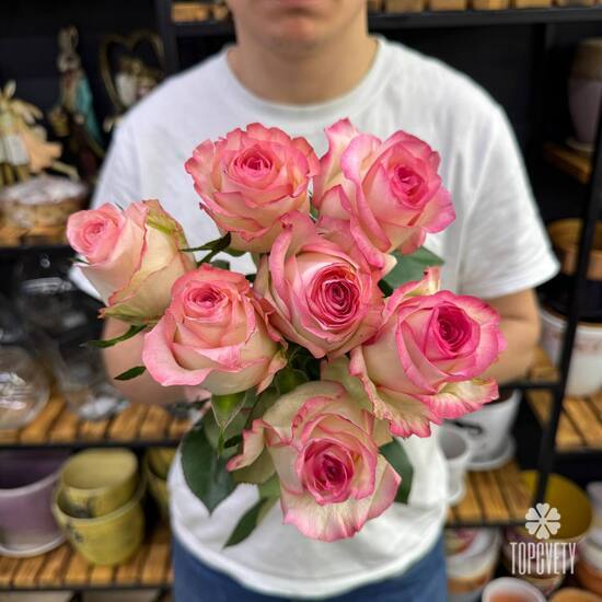 Букет из 7 розовых роз Кения 40см