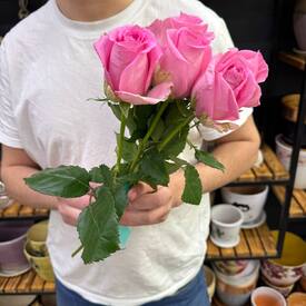 Букет из 5 розовых роз Кения 40см