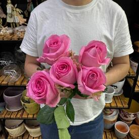 Букет из 5 розовых роз Кения 40см