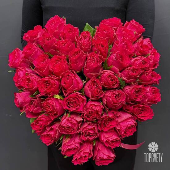 Букет из 51  розы Кения 40см в виде сердца