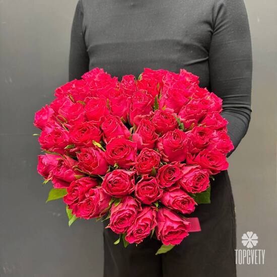 Букет из 51  розы Кения 40см в виде сердца