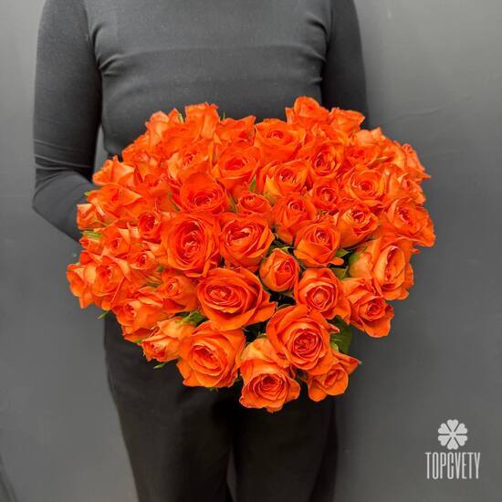 Букет из 51 розы Кения 40см в виде сердца