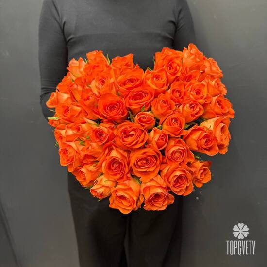 Букет из 51 розы Кения 40см в виде сердца