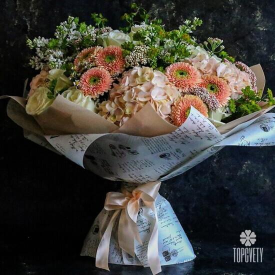 Букет из гербер, гортензий и роз