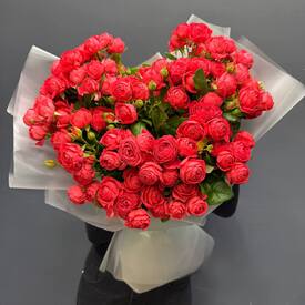 Букет из 25 розовых кустовых роз Россия 50см