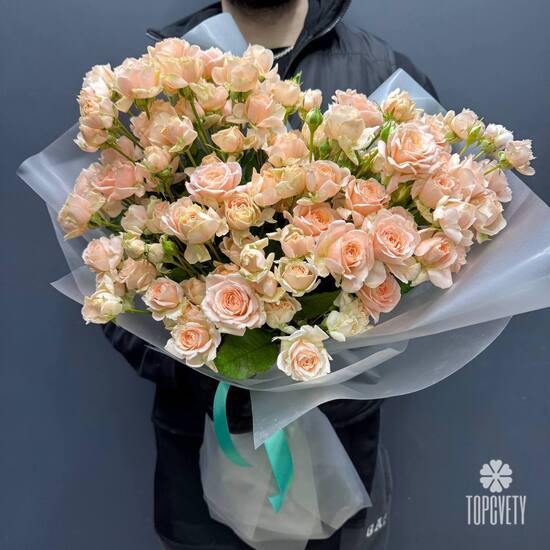 Букет из 25 нежно-розовых кустовых роз Россия 50см