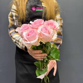 Букет из 5 розовых роз Эквадор 50см