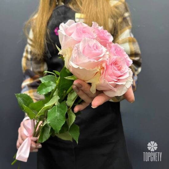 Букет из 5 розовых роз Эквадор 50см