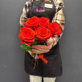 Букет из 5 красных роз Эквадор 50см