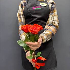 Букет из 3 красных роз Эквадор 50см