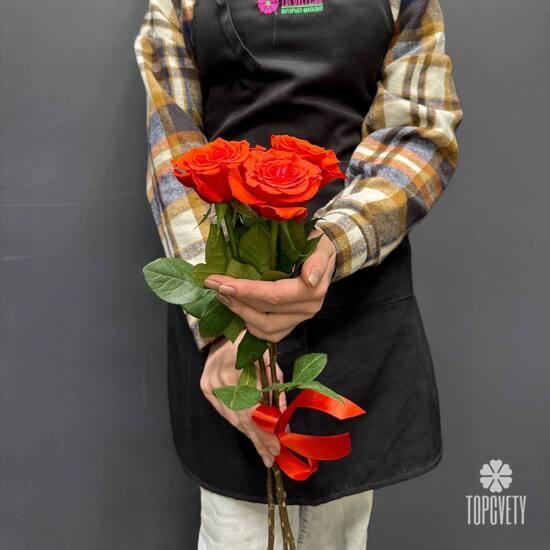 Букет из 3 красных роз Эквадор 50см