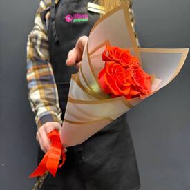 Букет из 3 красных роз Эквадор 50см