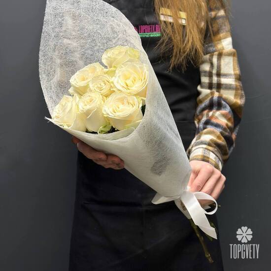 Букет из 7 белых роз Эквадор 50см	