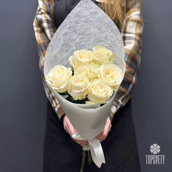 Букет из 7 белых роз Эквадор 50см	