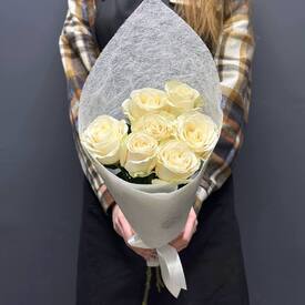 Букет из 7 белых роз Эквадор 50см	