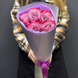 Букет из 5 розовых роз Эквадор 50см