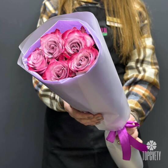 Букет из 5 розовых роз Эквадор 50см