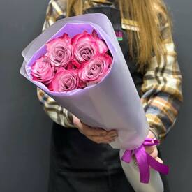 Букет из 5 розовых роз Эквадор 50см