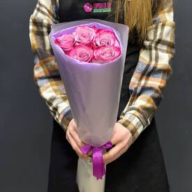 Букет из 5 розовых роз Эквадор 50см