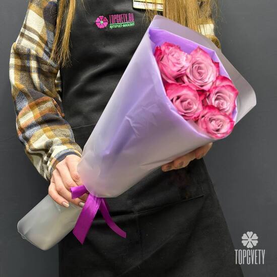 Букет из 5 розовых роз Эквадор 50см