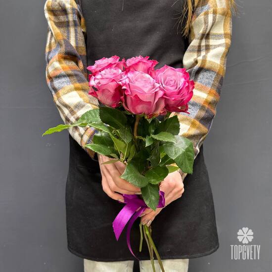 Букет из 5 розовых роз Эквадор 50см	