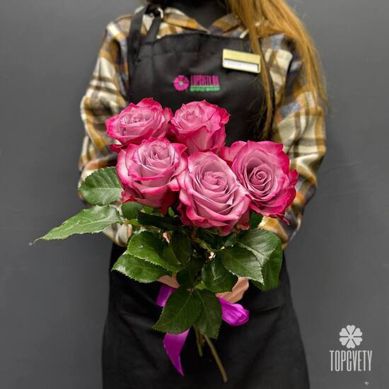 Букет из 5 розовых роз Эквадор 50см	