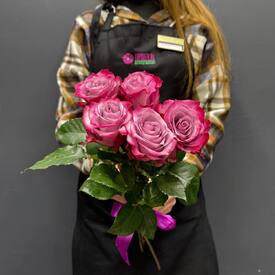 Букет из 5 розовых роз Эквадор 50см	