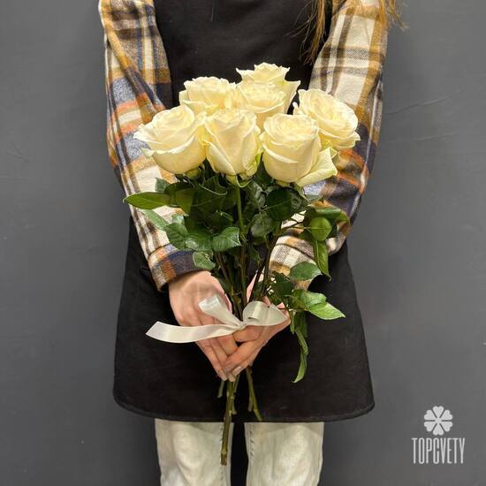 Букет из 7 белых роз Эквадор 50см