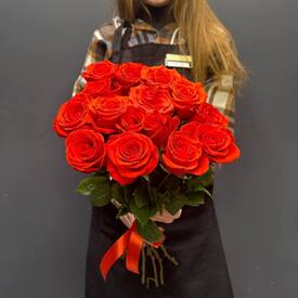 Букет из 13 красных роз Эквадор 50см	