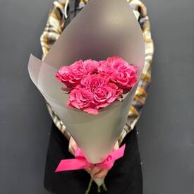 Букет из 3 розовых роз Эквадор 50см