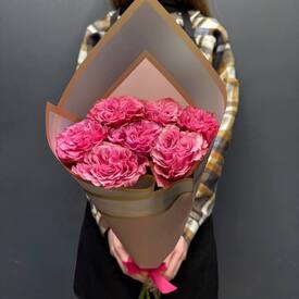 Букет из 7 розовых роз Эквадор 50см 