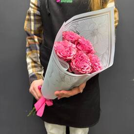 Букет из 7 розовых роз Эквадор 50см 