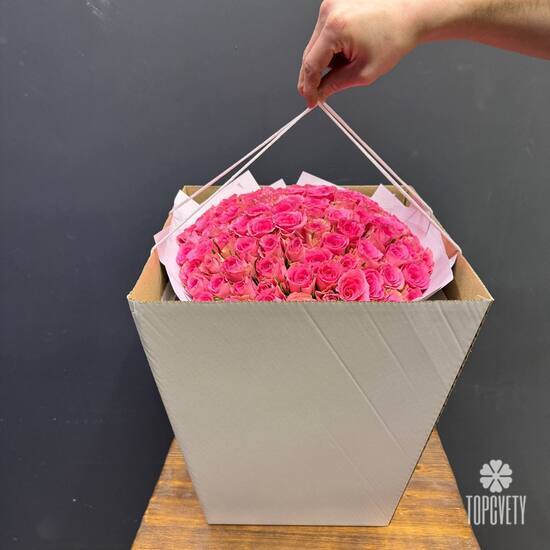 Букет из гортензии, роз и эустомы