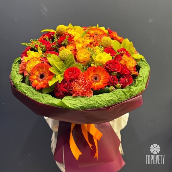 Букет из роз, нарциссов и гербер