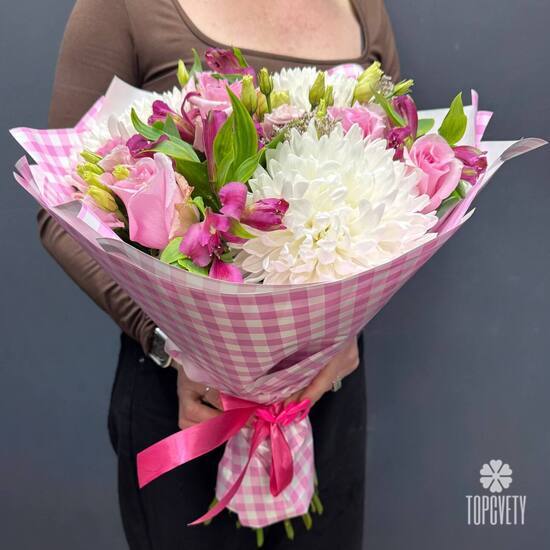 Букет из роз и хризантем