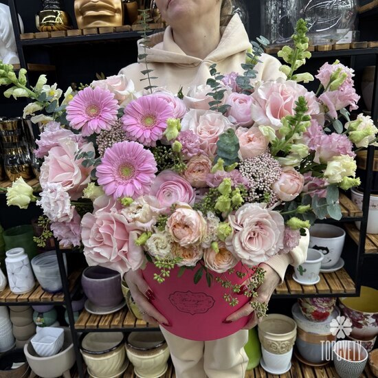 Композиция из роз, гербер и эустомы 